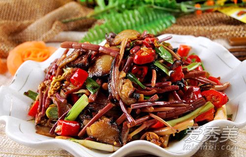 干蕨菜怎么做好吃?干蕨菜的做法大全_蕨菜和鸡肉能一起做吗