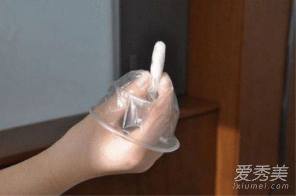 女用避孕套怎么戴 女用避孕套真人演示图解