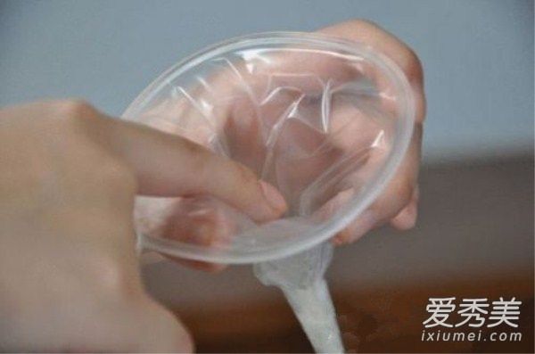 女用避孕套怎么戴 女用避孕套真人演示图解