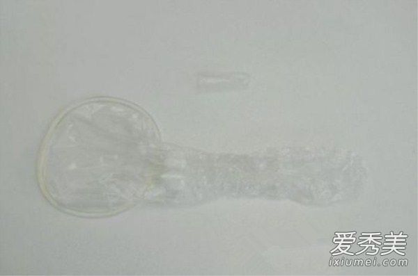 女用避孕套怎么戴 女用避孕套真人演示图解