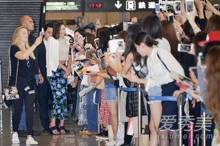 米兰达可儿婚后最新街拍图片 米兰达可儿街拍2017