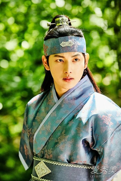 �����మ��ɺϲ�����U�� ��ɺ�������U��һ������