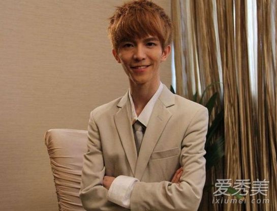 断背在一起真的容易肛裂吗 郭敬明把朱梓骁弄肛裂了是真的吗