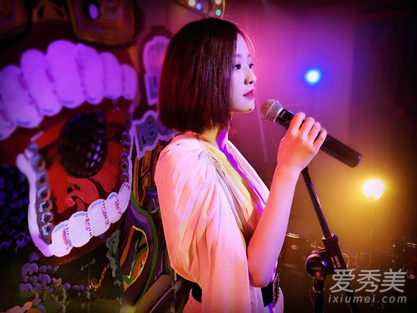 ������Ӿ���ͣ��������ô���� ������Ӿ粥��ʱ�����ĸ�̨��