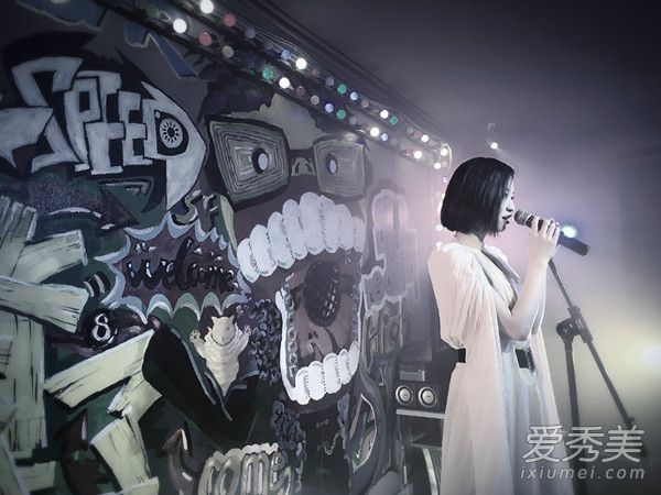 ������Ӿ���ͣ��������ô���� ������Ӿ粥��ʱ�����ĸ�̨��