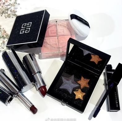 ����ϣʥ���޶���װ��ʲô���� ����ϣʥ���޶���װ����Щ����