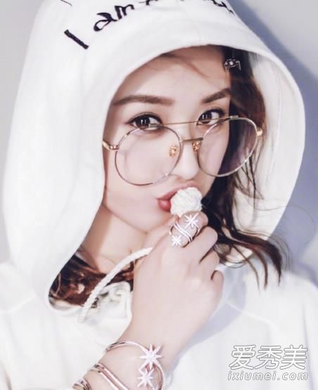 2013年女星最新走光照 赵丽颖柳岩上下失守