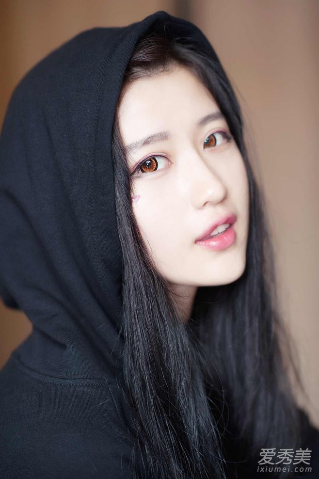 Ů����ս�޵���¶�� ���͸��װ¶