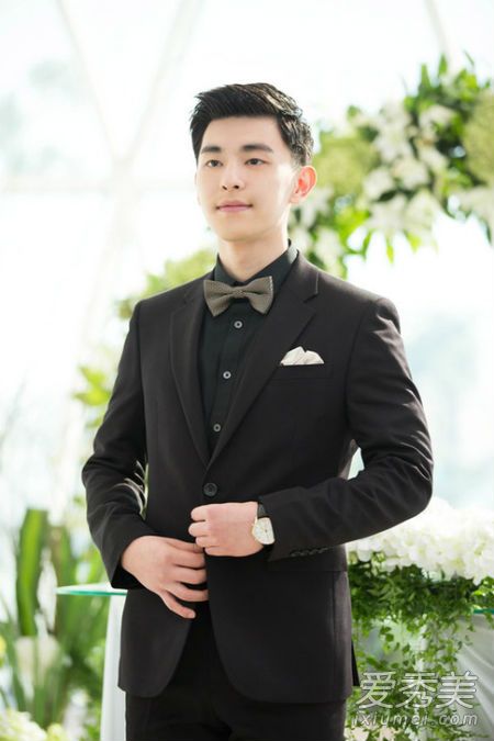 ���׵ĸ�ĸ�Ǹ�ʲô�� ���׸������ϼ�ͥ��������