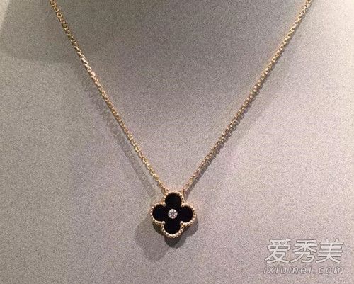 梵克雅宝四叶草项链是什么材质 梵克雅宝四叶草项链价格
