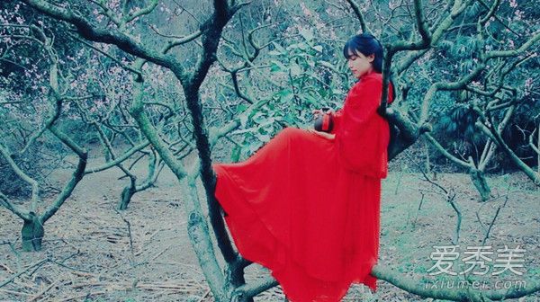 李子柒父母怎么去世的 李子柒是住在山里吗