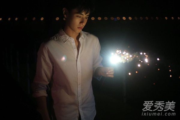 ��һ����������ֽͼƬ��ȫ ��һ����ģ����