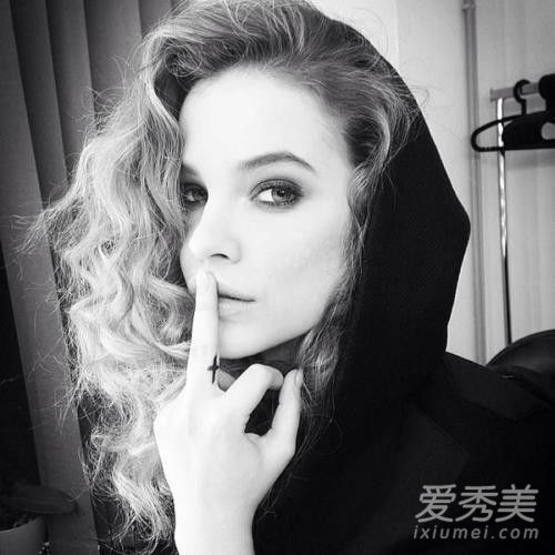 分手后当然要比你过的更好!爱情中最潇洒的三大星座女