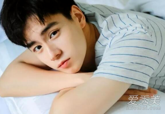 ���³��Ǹ��˺�һ���� ���³�����С���õ���һ��Ϸ