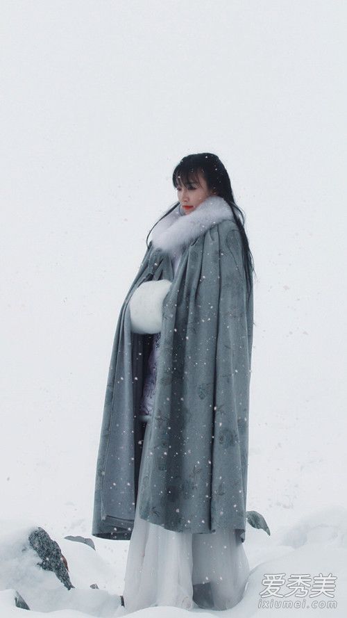 �������������� ����������ǰ��Ա���Ƭ