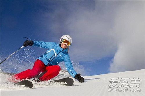 小孩滑雪场坠落怎么回事 冬季滑雪注意事项有哪些