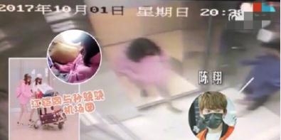 ��������С����������֣ˬ ��һ�˸�����Ů����ͬ�Ժձ���