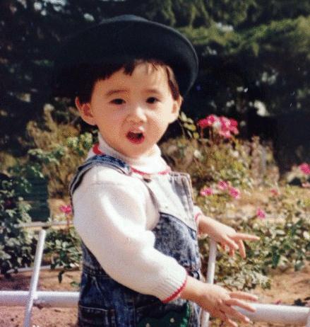 ��������С����������֣ˬ ��һ�˸�����Ů����ͬ�Ժձ���