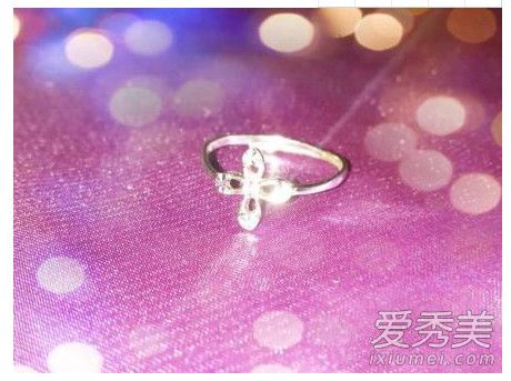 ë����������ŮϲѶ ë�����Ϲ���˭