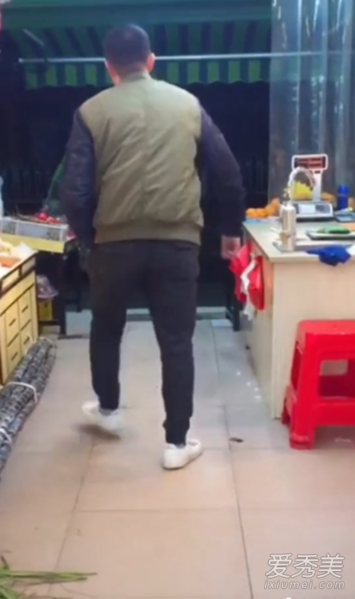 抖音模仿张嘉译走路的音乐是什么歌 抖音张嘉译走路bgm歌词介绍