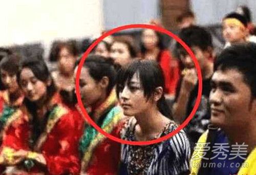 迪丽热巴整容了吗 迪丽热巴整容前旧照片长什么样