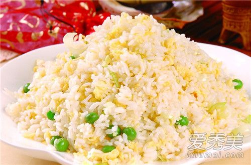 蛋炒饭吃错了怎么回事 蛋炒饭先放蛋还是先放饭