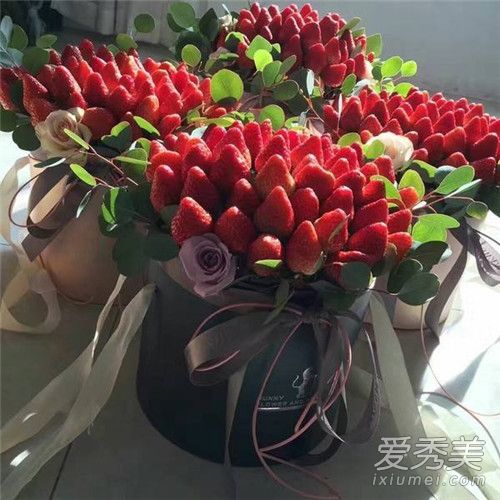 草莓花束的寓意 草莓花束制作方法