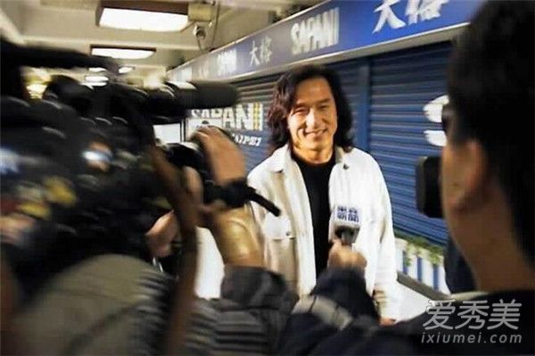 С��Ů�����ϰ���ʲôԭ�� С��ŮΪʲô���ϳ����ְ�