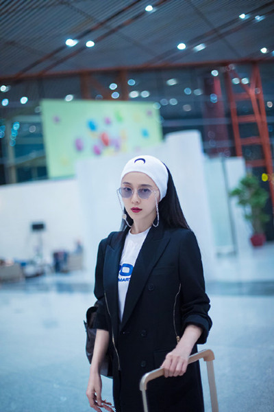 拿李冰冰照片给范冰冰签是怎么回事 范冰冰被认李冰冰是什么情况