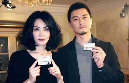 李亚鹏王菲旧照是怎么回事 李亚鹏王菲旧照长什么样子