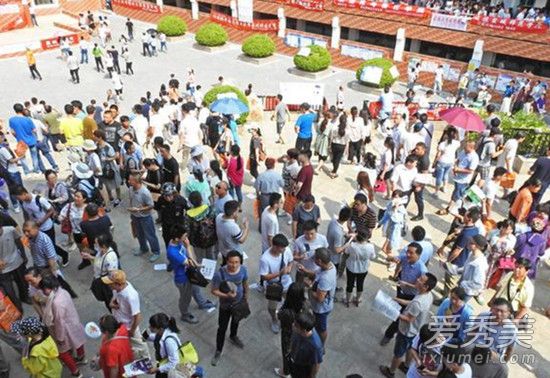 �߿���һ�촩ʲô��ɫ �߿���ʲô��ɫ���·�