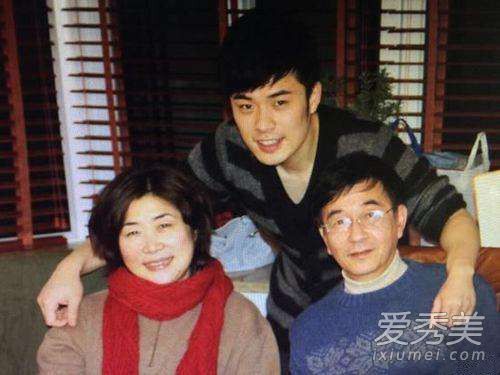 陈赫父亲旧照曝光是什么样子的 陈赫爸爸个人资料介绍