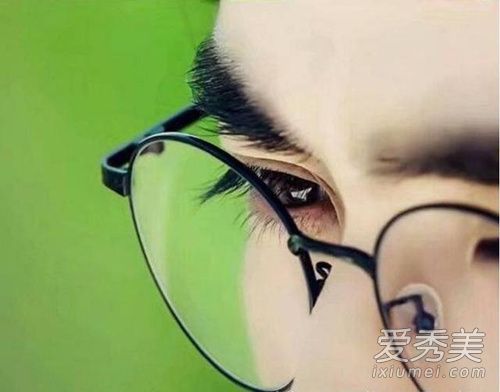 朱一龙卡姿兰大眼睛是什么梗 朱一龙眼睫毛有多长