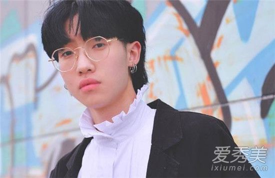 明日之子邓典是富二代吗 明日之子邓典家庭背景介绍