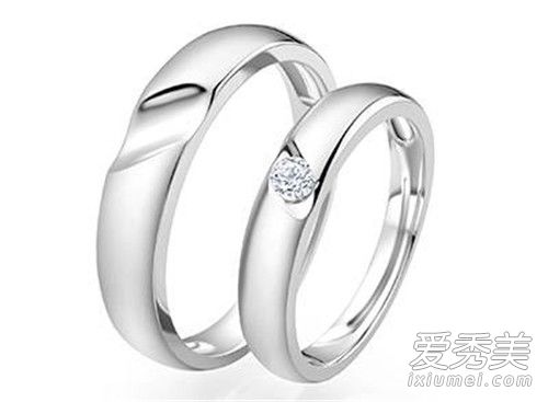 结婚戒指戴左手还是右手 结婚戒指怎么戴才正确