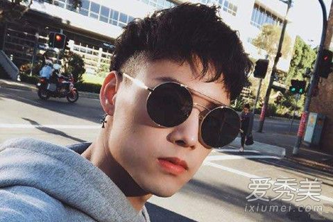 怎么变成一个人去巴黎是什么歌 歌词怎么变成一个人去巴黎歌名及歌词介绍