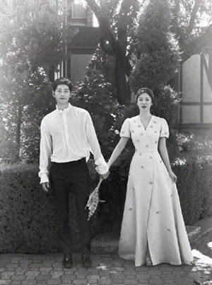 宋仲基婚前买白玫瑰是怎么回事 宋仲基婚前买白玫瑰是什么情况