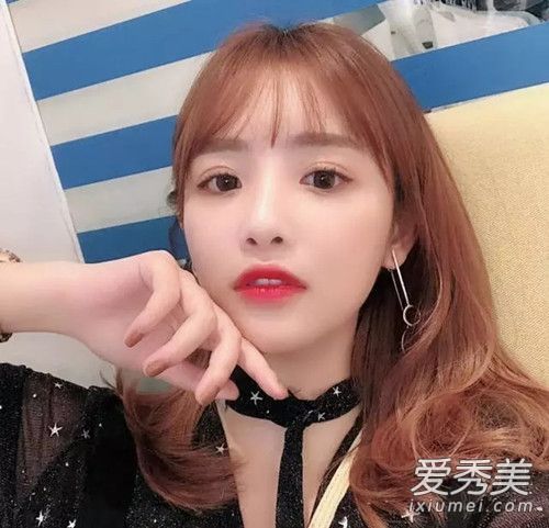 繁星兔子牙年入百万是真的吗 繁星兔子牙黑历史扒皮