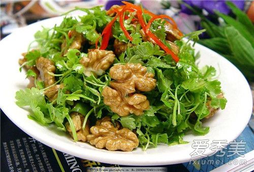 香菜怎么腌制好吃存储 香菜和什么一起炒好吃