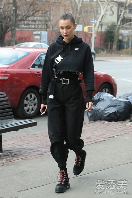 ���촩�˶�����ʲôЬ ����С���˶�����ʲôЬ