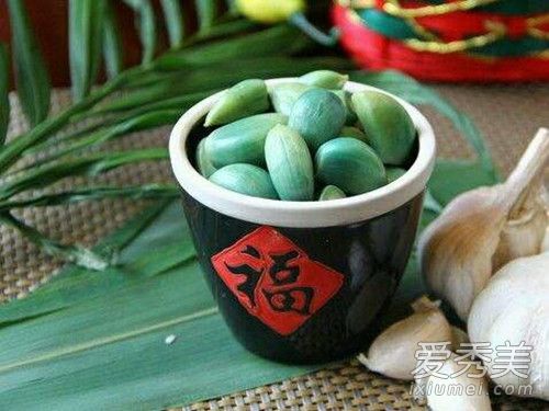 腊八蒜的腌制方法 怎样泡腊八蒜又绿又脆