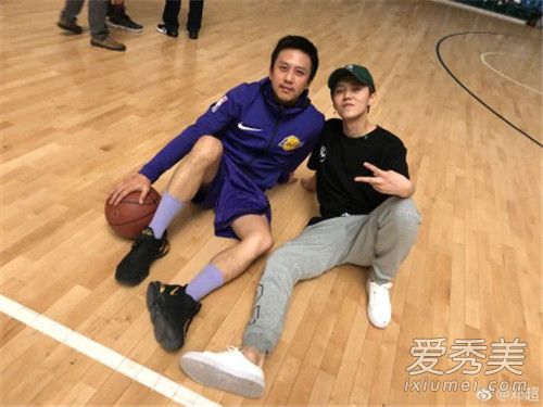 邓超鹿晗深夜打球 这到底是什么梗