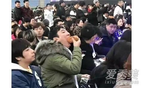 ��˼������ͷ����ʲô�� ��˼�Ϻ�˭������ͷ��