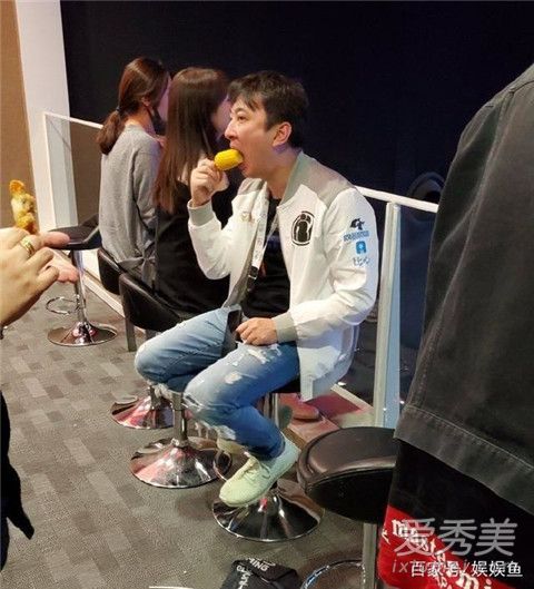 ��˼������ͷ����ʲô�� ��˼�Ϻ�˭������ͷ��