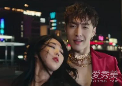 ������mv�ƽ�4����Ů�����˭ �𺣶�����������Ƭ