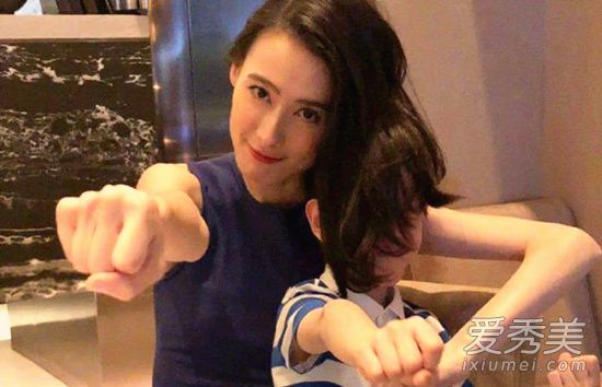 梁洛施首提李泽楷 这到底是个什么梗?