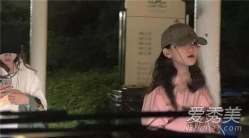 王菲带李嫣外出 这到底是怎么回事?