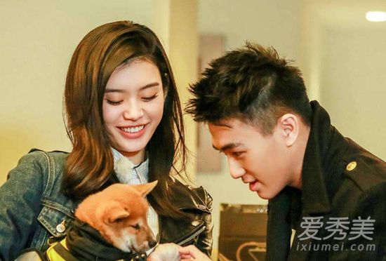 何猷君被曝求婚 这到底是个什么梗?