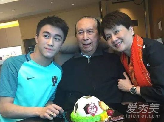 何猷君被曝求婚 这到底是个什么梗?