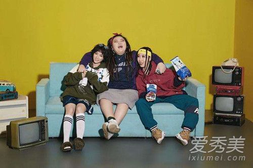 1022Ů����ɢ���� 1022Ů����Ա���ϱ�������